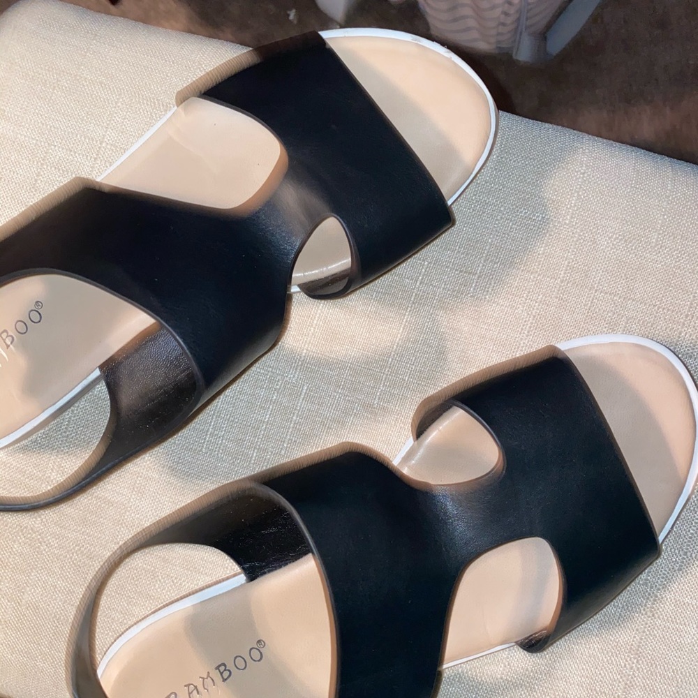 Boutique Sandals - Picture 3 of 4